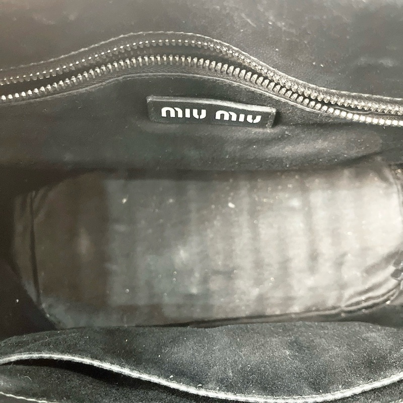 miumiu 黑色菜籃子牛皮拼接斜背手提包25×20×12 98新配件塵袋-2