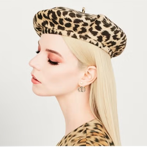 Christian Dior豹紋帽