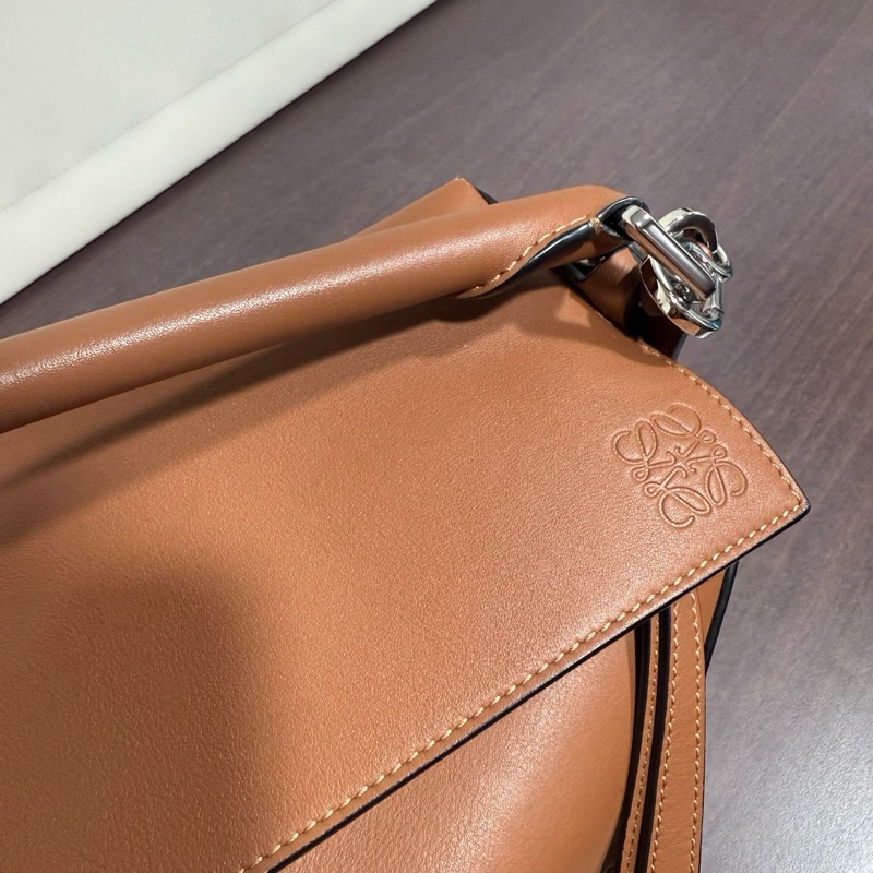 Loewe puzzle medium 焦糖棕-1