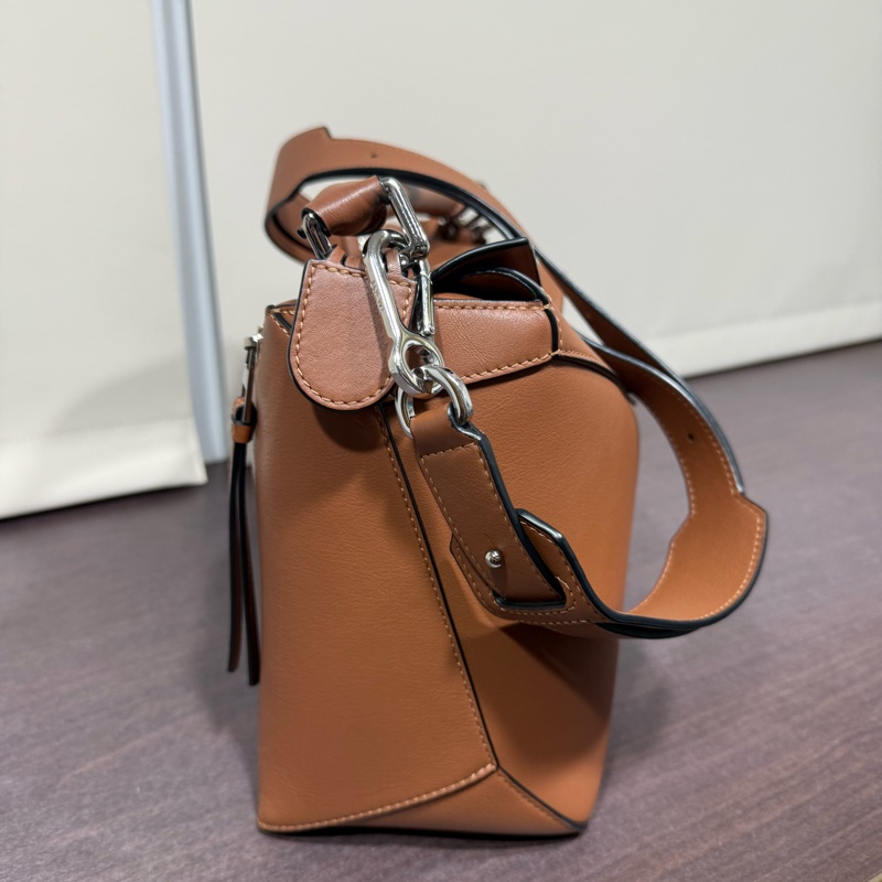Loewe puzzle medium 焦糖棕-4