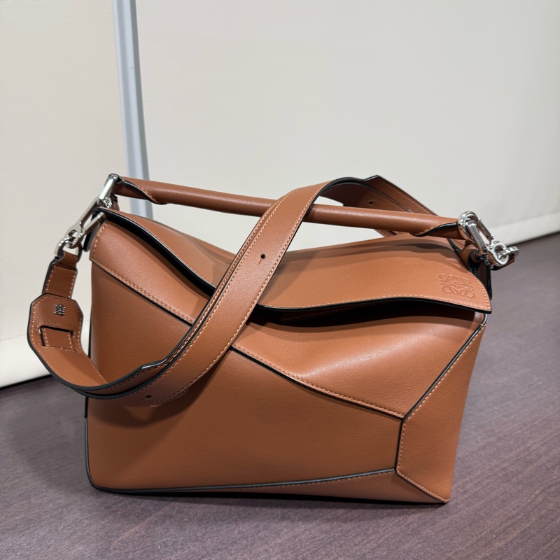 Loewe puzzle medium 焦糖棕-10