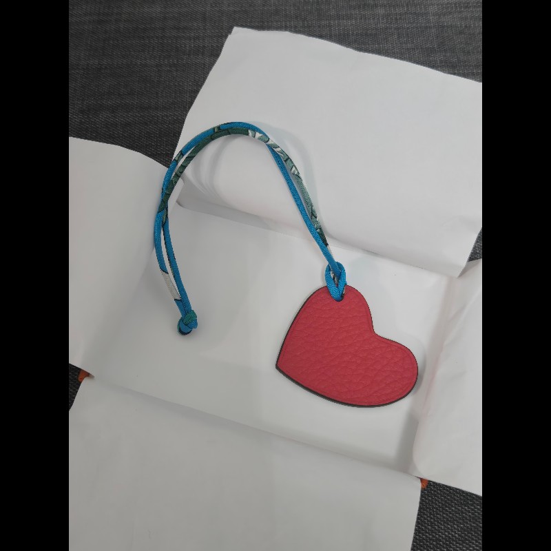 Hermes 愛馬仕 petit H 愛心皮革絲巾繫繩掛飾-4