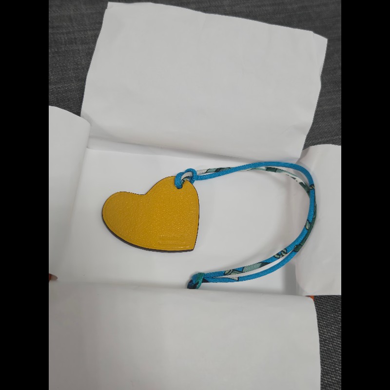 Hermes 愛馬仕 petit H 愛心皮革絲巾繫繩掛飾-5