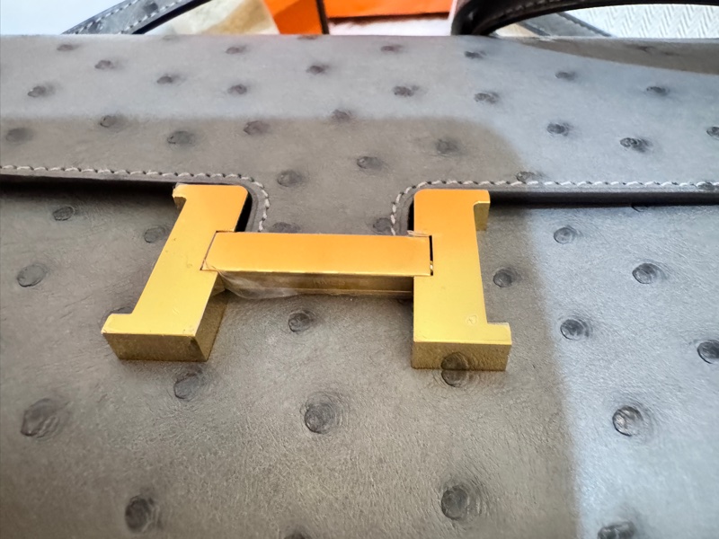 讓你免配貨買到全新現貨愛馬仕 康康Togo 稀有鴕鳥皮 大象灰 甜品包 迷人高端奢華-3