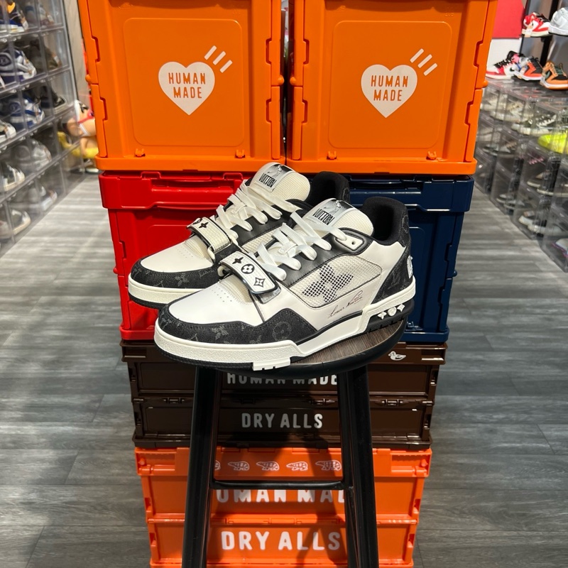 Lv trainer 黑白魔鬼氈Eu42-0