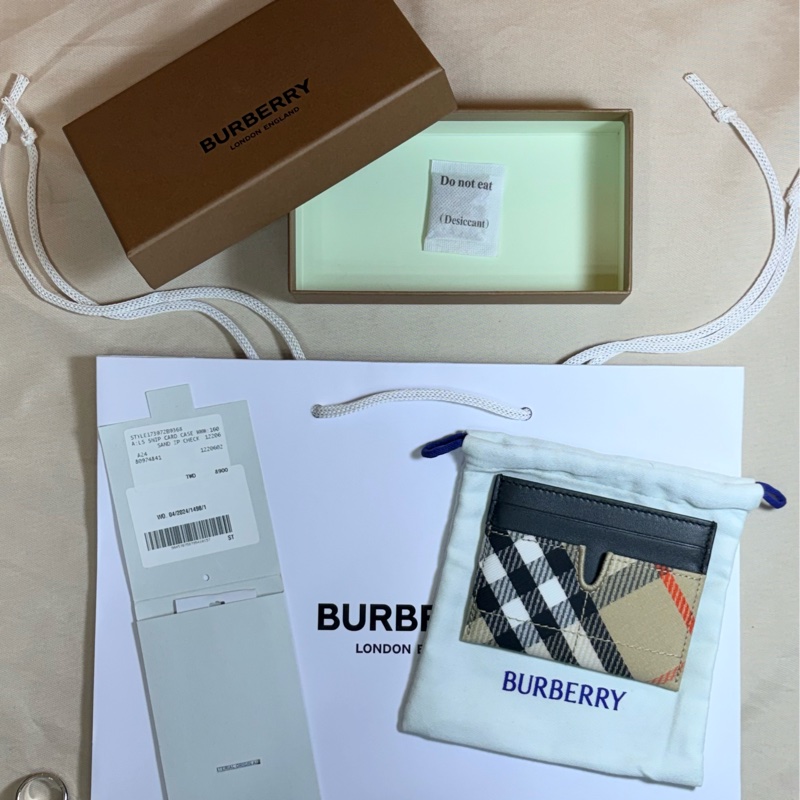‼️全台最甜 全新盒裝 Burberry 巴寶莉2024新款格紋5卡名片夾 卡夾-0