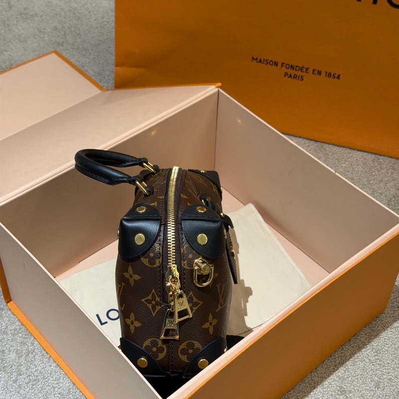 98新LV老花Petite Malle Souple黑色八角軟盒子手提斜挎包芯片款-4