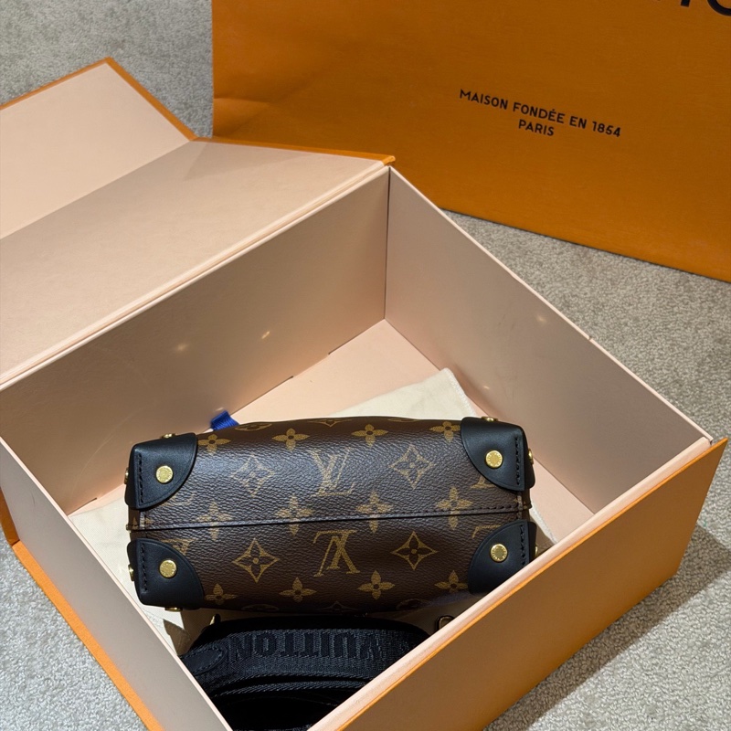 98新LV老花Petite Malle Souple黑色八角軟盒子手提斜挎包芯片款-5