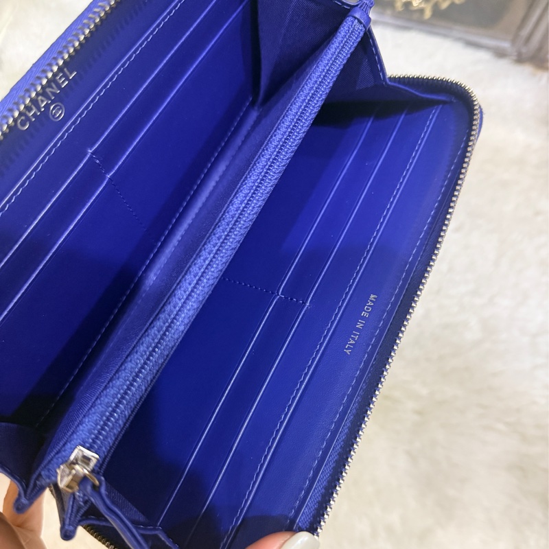 未使用的發財錢包✨就喜歡這種搭配💙香奈兒藍色荔枝牛皮 搭配 暗藍雙C釦💙chanel拉鏈長夾發財錢包-31