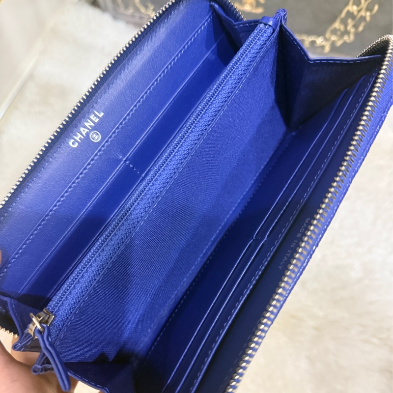未使用的發財錢包✨就喜歡這種搭配💙香奈兒藍色荔枝牛皮 搭配 暗藍雙C釦💙chanel拉鏈長夾發財錢包-33