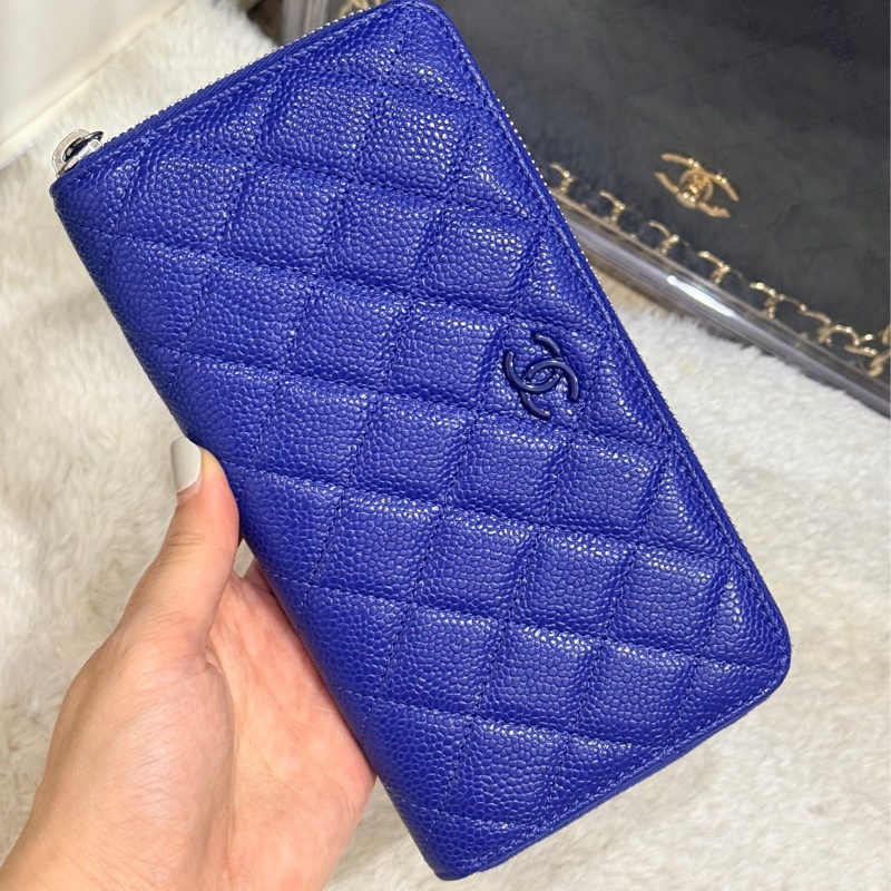 未使用的發財錢包✨就喜歡這種搭配💙香奈兒藍色荔枝牛皮 搭配 暗藍雙C釦💙chanel拉鏈長夾發財錢包-37