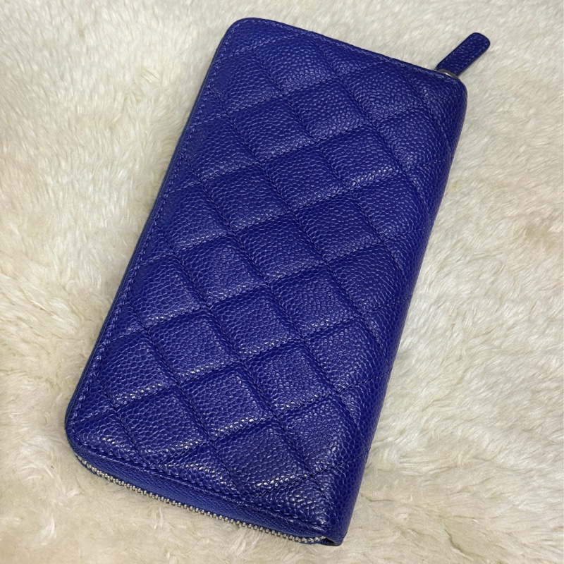 未使用的發財錢包✨就喜歡這種搭配💙香奈兒藍色荔枝牛皮 搭配 暗藍雙C釦💙chanel拉鏈長夾發財錢包-39