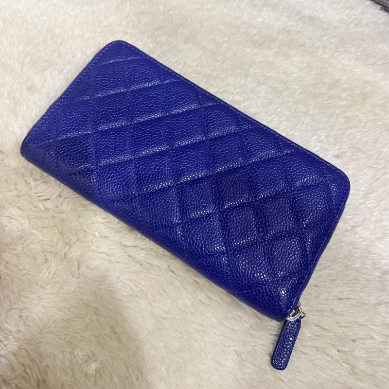 未使用的發財錢包✨就喜歡這種搭配💙香奈兒藍色荔枝牛皮 搭配 暗藍雙C釦💙chanel拉鏈長夾發財錢包-40