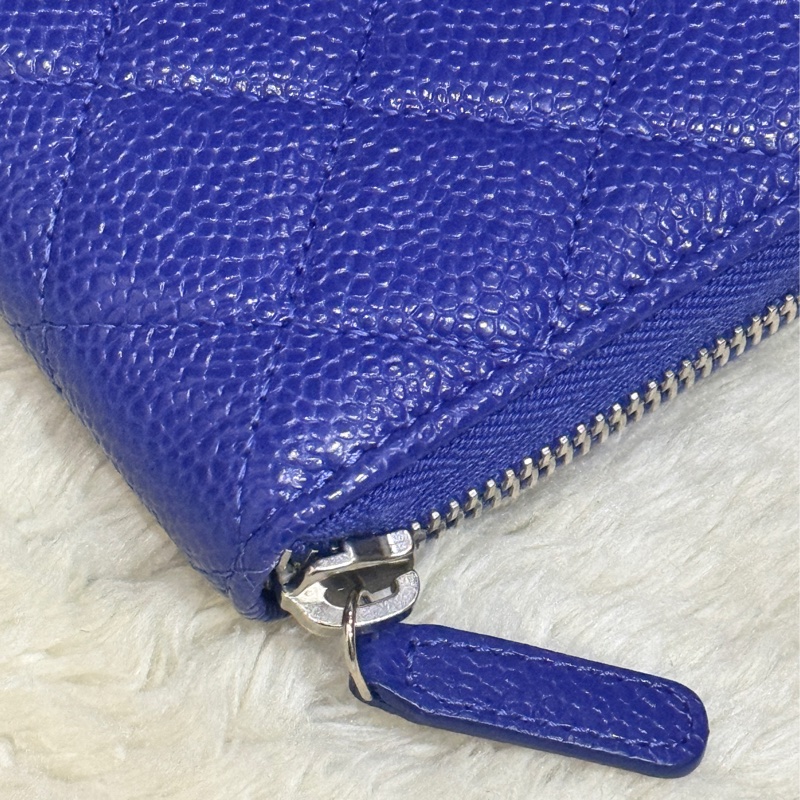 未使用的發財錢包✨就喜歡這種搭配💙香奈兒藍色荔枝牛皮 搭配 暗藍雙C釦💙chanel拉鏈長夾發財錢包-41