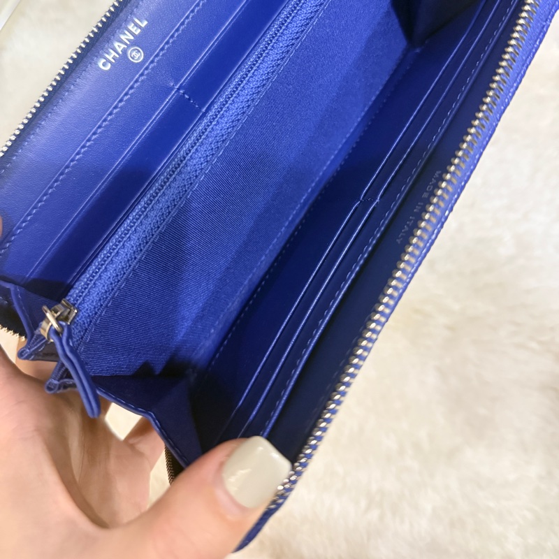 未使用的發財錢包✨就喜歡這種搭配💙香奈兒藍色荔枝牛皮 搭配 暗藍雙C釦💙chanel拉鏈長夾發財錢包-46