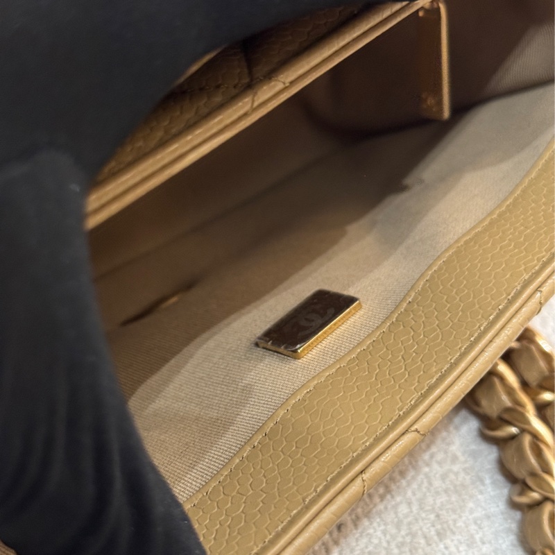 Chanel 25A郵差包-7