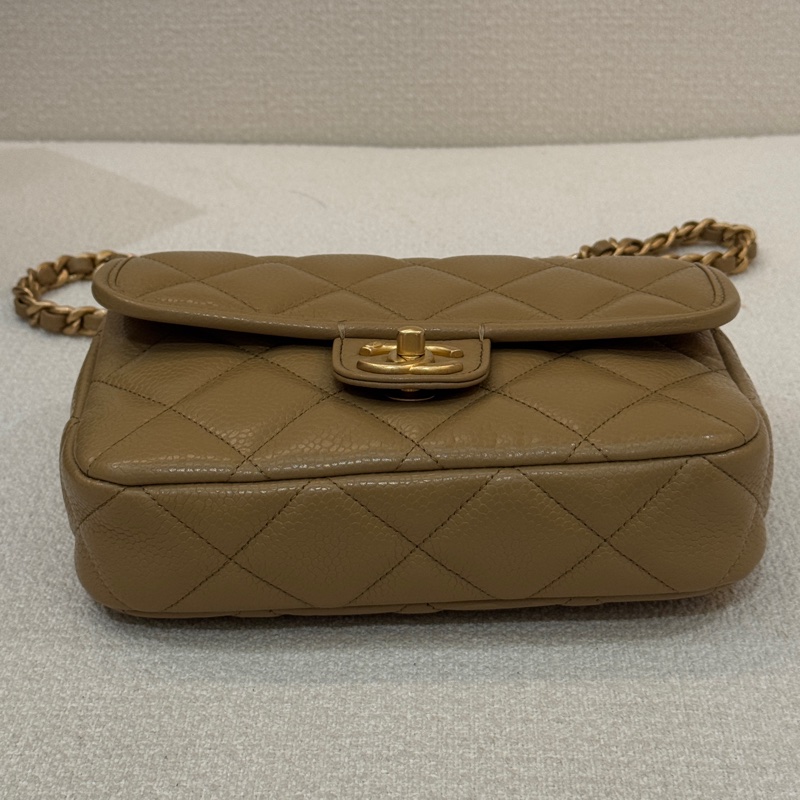 Chanel 25A郵差包-17