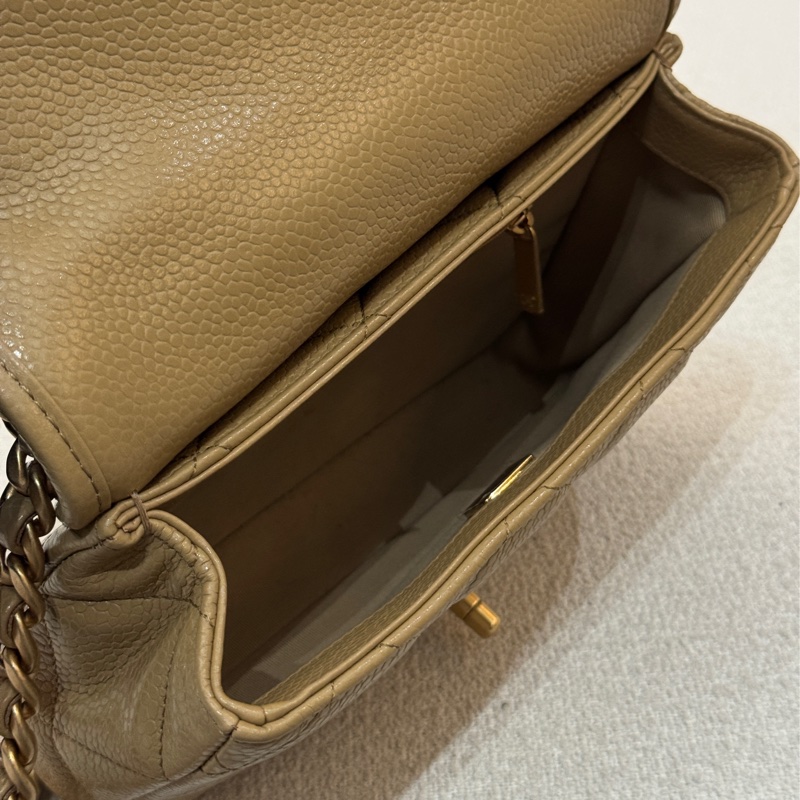 Chanel 25A郵差包-23