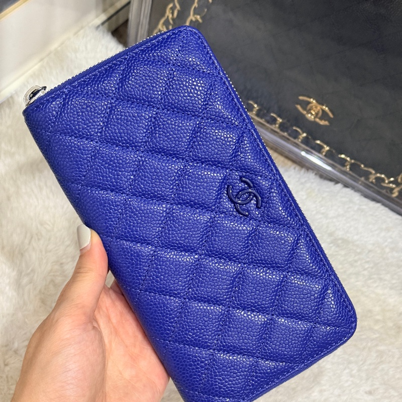 未使用的發財錢包✨就喜歡這種搭配💙香奈兒藍色荔枝牛皮 搭配 暗藍雙C釦💙chanel拉鏈長夾發財錢包-26