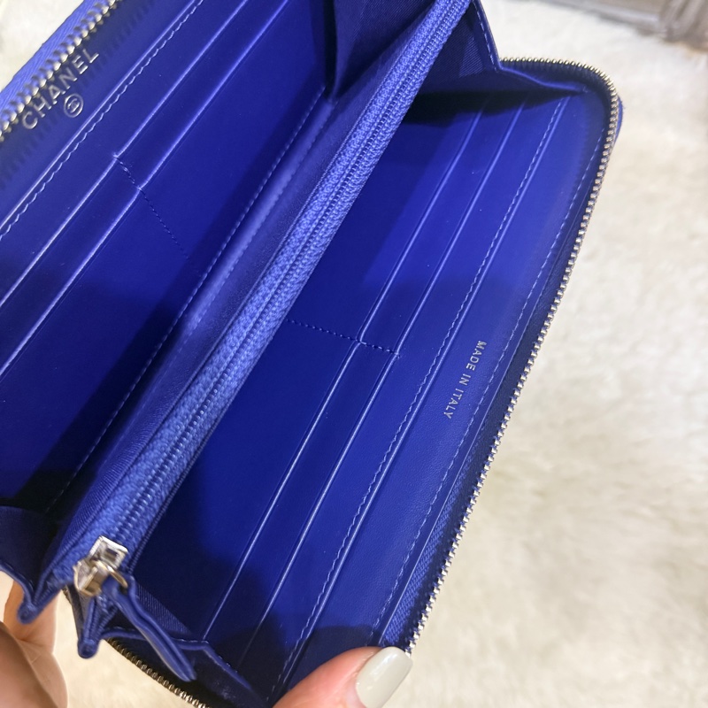 未使用的發財錢包✨就喜歡這種搭配💙香奈兒藍色荔枝牛皮 搭配 暗藍雙C釦💙chanel拉鏈長夾發財錢包-32