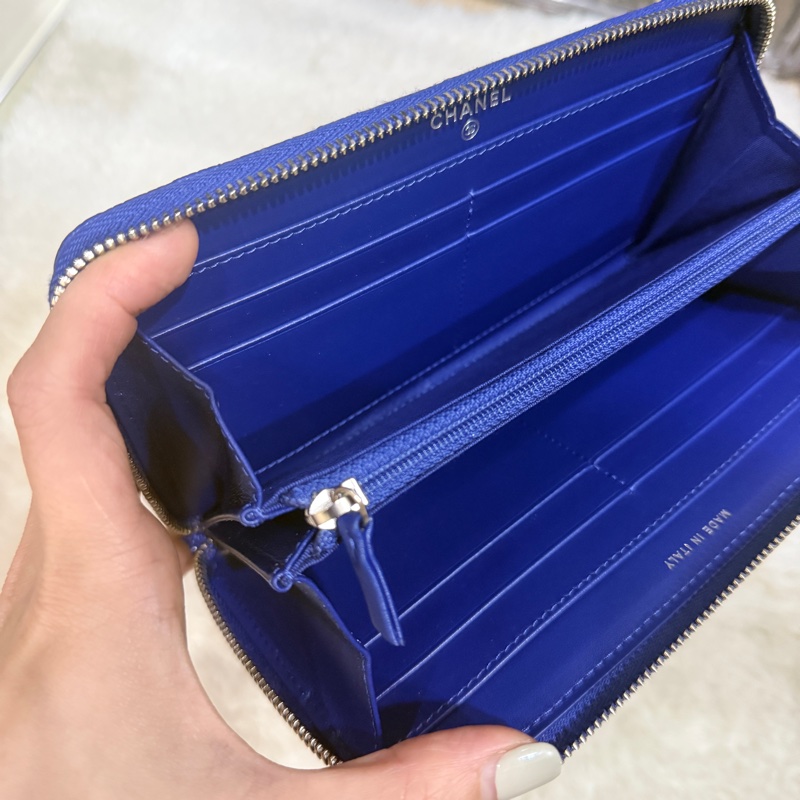 未使用的發財錢包✨就喜歡這種搭配💙香奈兒藍色荔枝牛皮 搭配 暗藍雙C釦💙chanel拉鏈長夾發財錢包-38