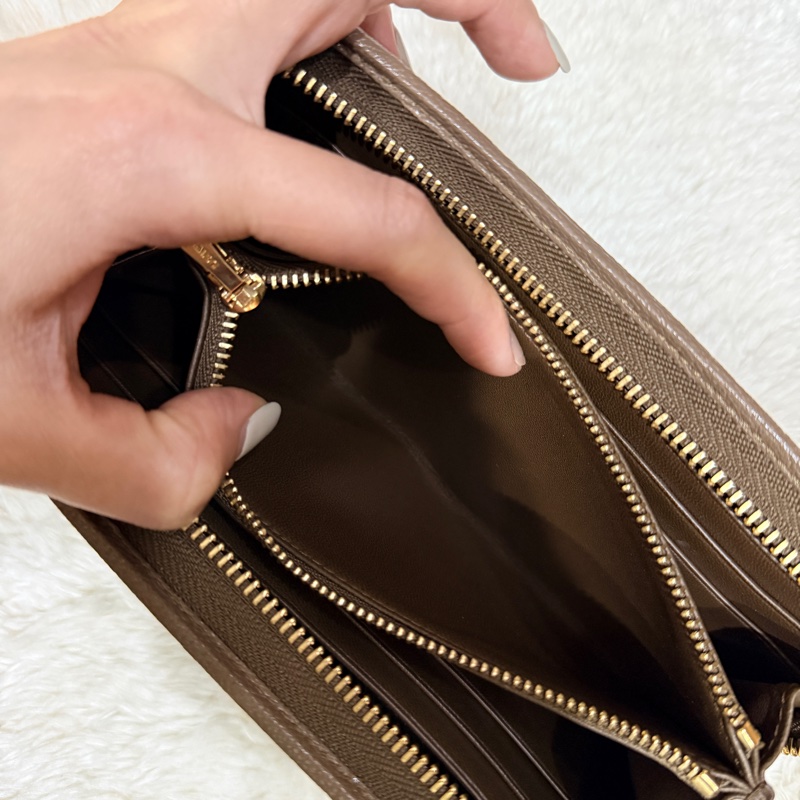 未使用過的發財錢包✨氣質的顏色 耐用的皮革🌰Loewe 栗子色 棕色 可可色 荔紋 牛皮長-5