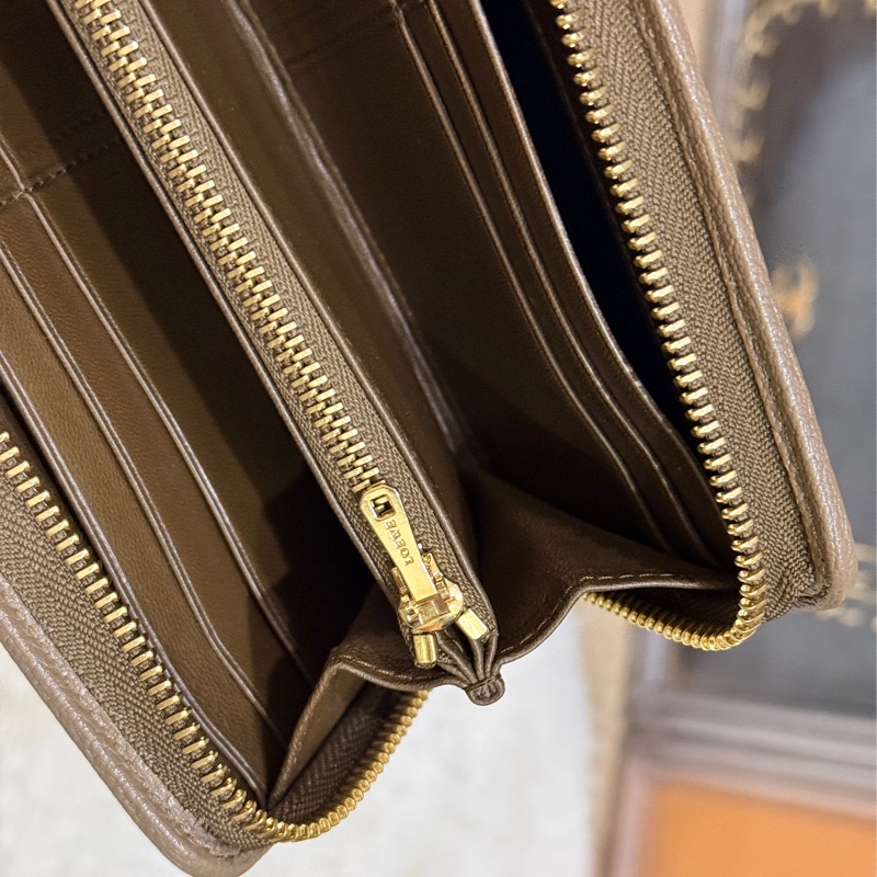 未使用過的發財錢包✨氣質的顏色 耐用的皮革🌰Loewe 栗子色 棕色 可可色 荔紋 牛皮長-25