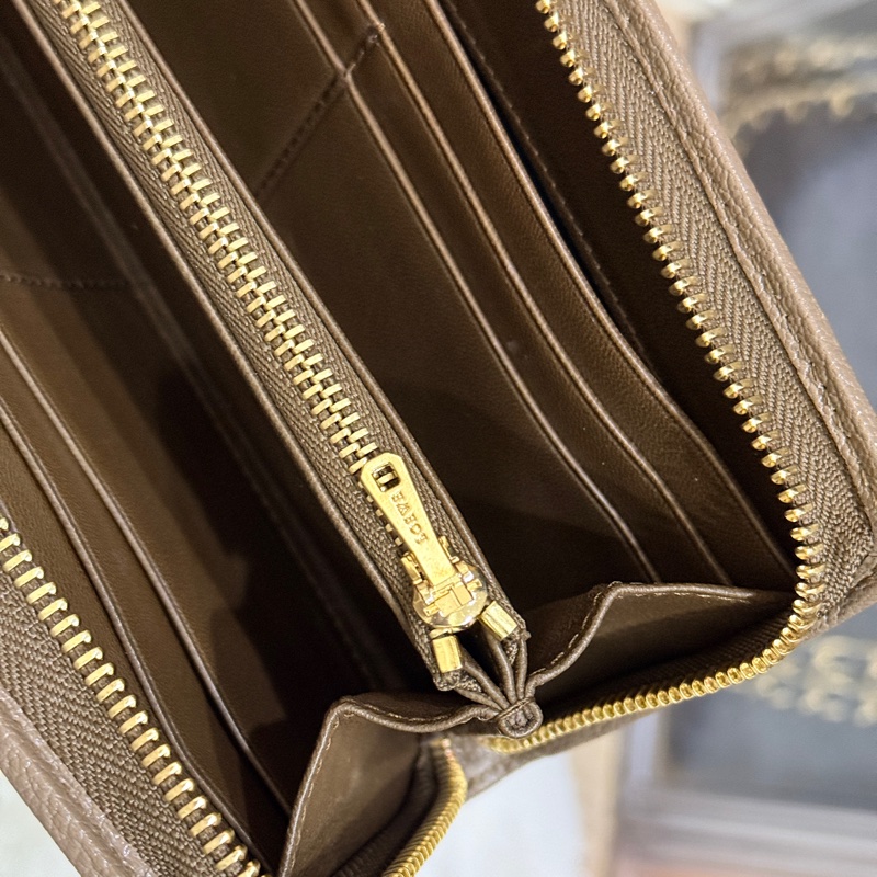 未使用過的發財錢包✨氣質的顏色 耐用的皮革🌰Loewe 栗子色 棕色 可可色 荔紋 牛皮長-26