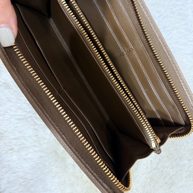 未使用過的發財錢包✨氣質的顏色 耐用的皮革🌰Loewe 栗子色 棕色 可可色 荔紋 牛皮長-32