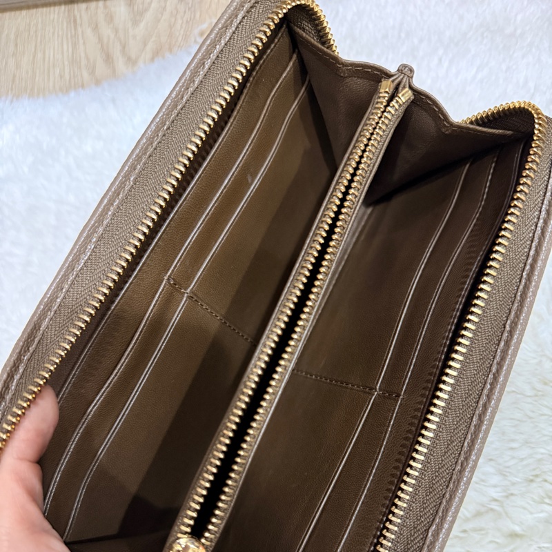 未使用過的發財錢包✨氣質的顏色 耐用的皮革🌰Loewe 栗子色 棕色 可可色 荔紋 牛皮長-34