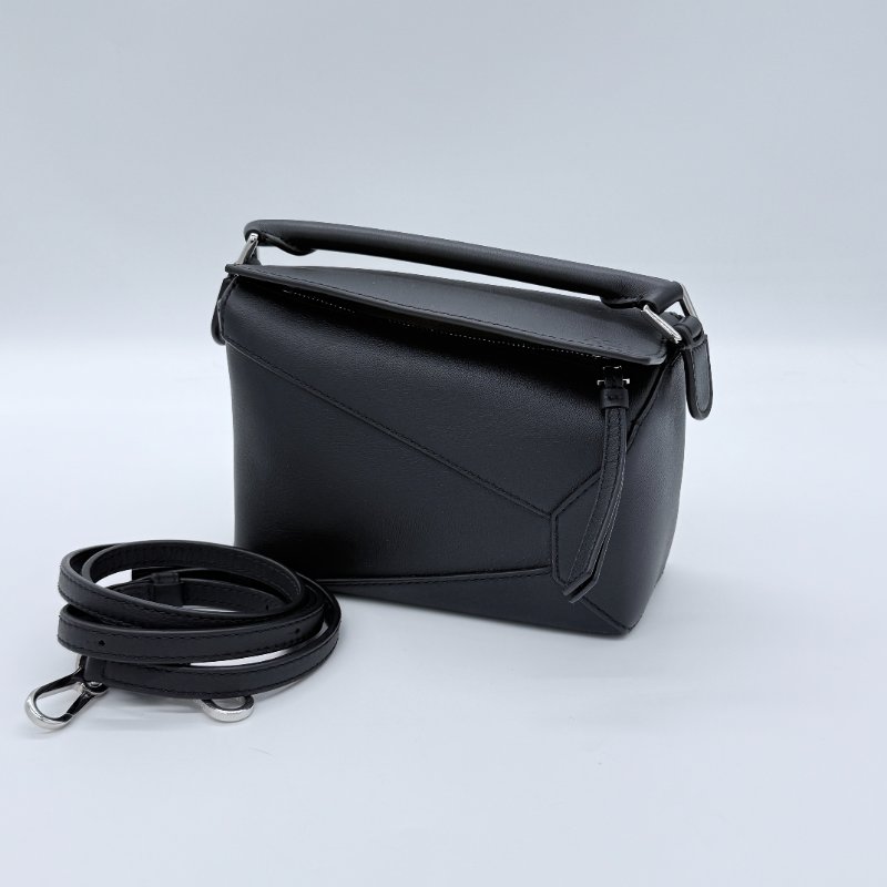 Loewe 羅威 Mini Puzzle Edge 黑色 牛皮 肩背包 手提包-2