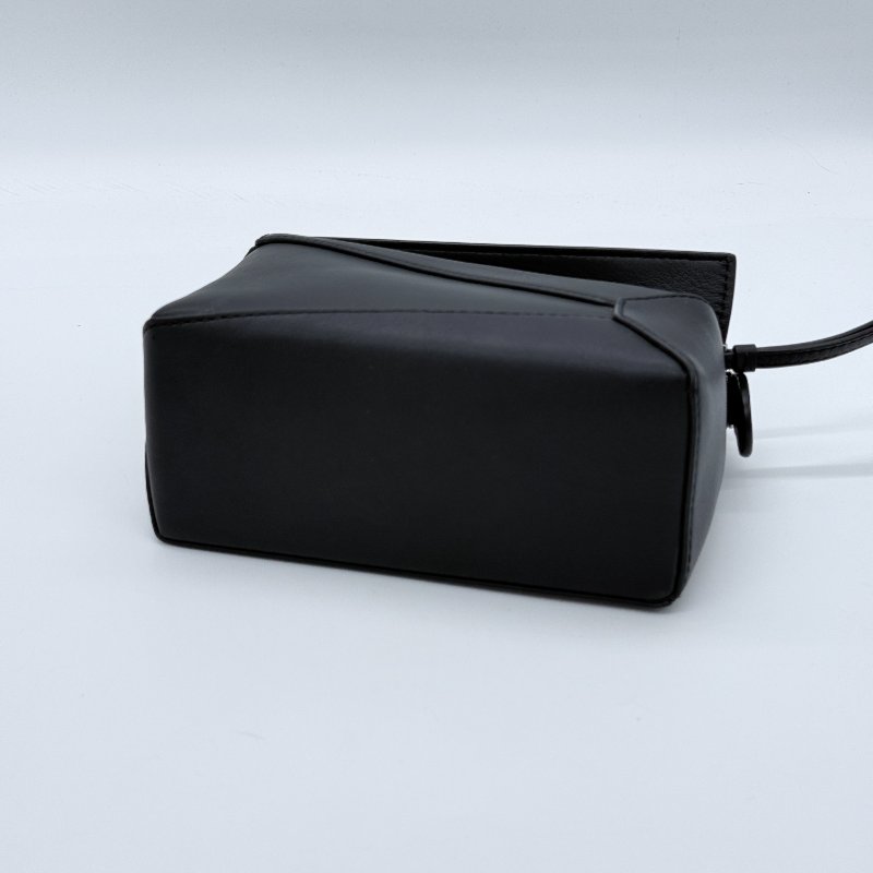 Loewe 羅威 Mini Puzzle Edge 黑色 牛皮 肩背包 手提包-3