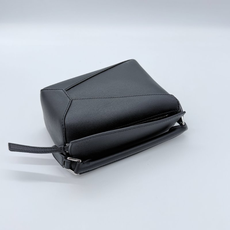Loewe 羅威 Mini Puzzle Edge 黑色 牛皮 肩背包 手提包-4