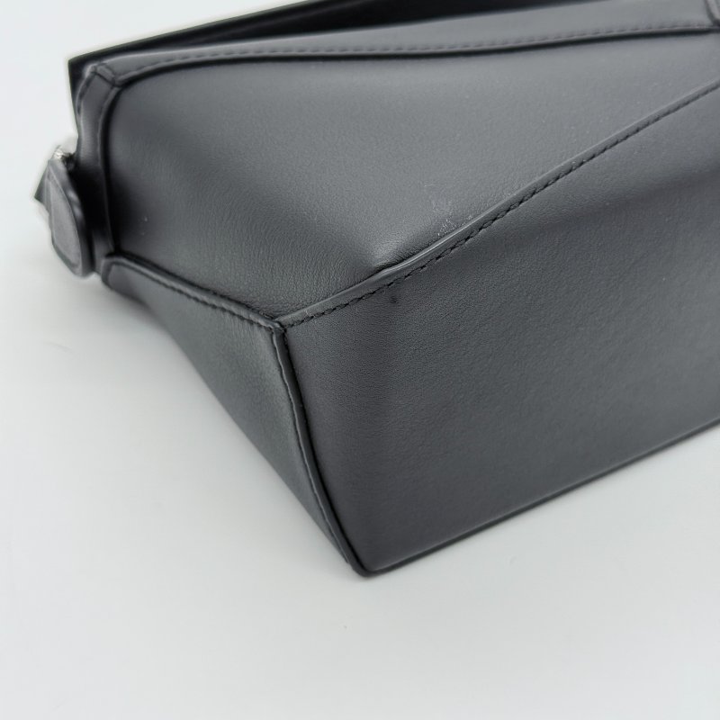 Loewe 羅威 Mini Puzzle Edge 黑色 牛皮 肩背包 手提包-6