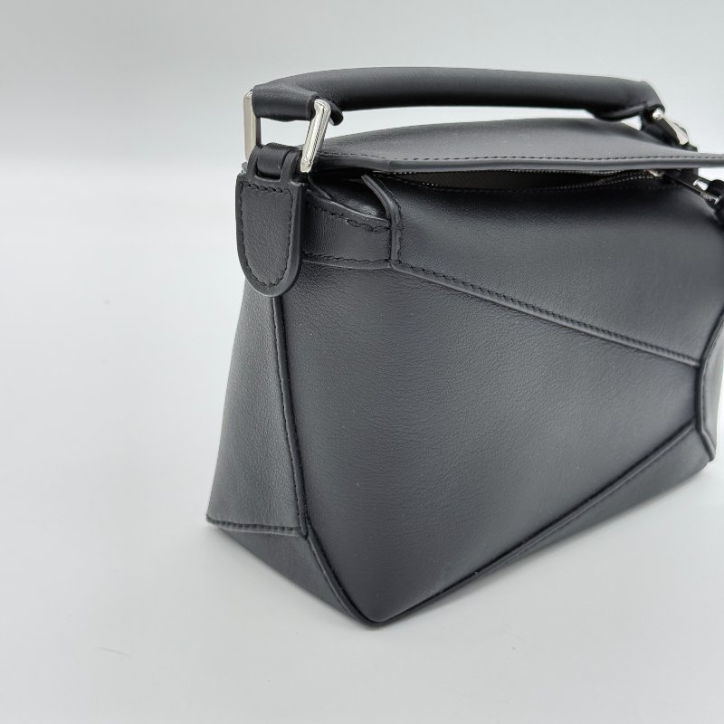 Loewe 羅威 Mini Puzzle Edge 黑色 牛皮 肩背包 手提包-12