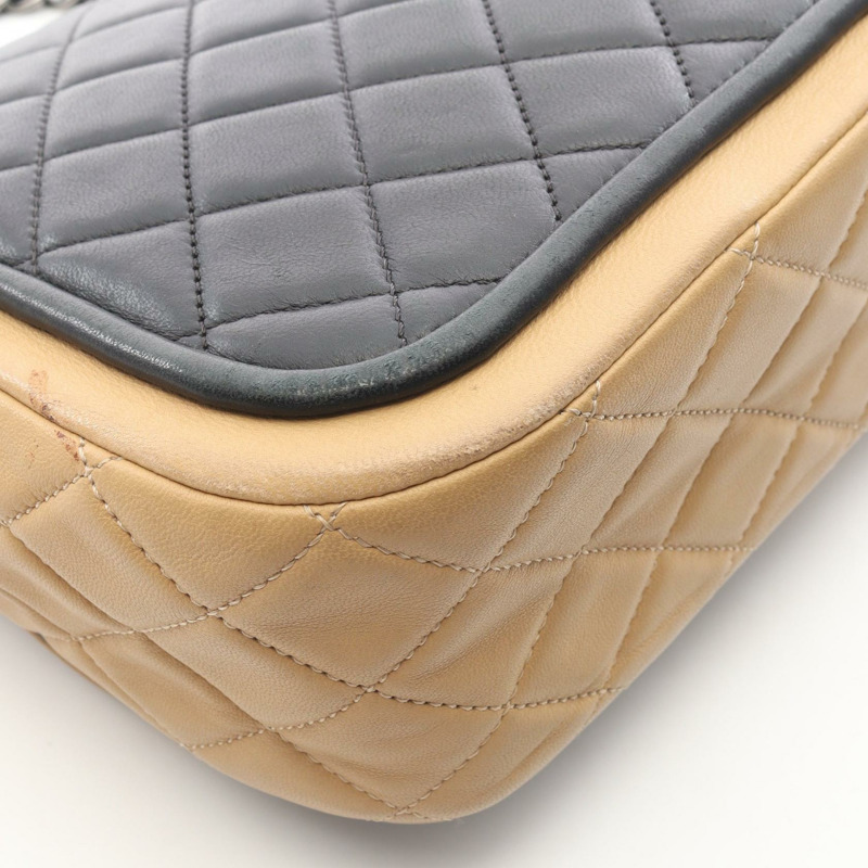 香奈兒 (CHANEL) Matelasse 雙色鏈條肩背包，羊皮材質，黑色米色，二手 CC-10