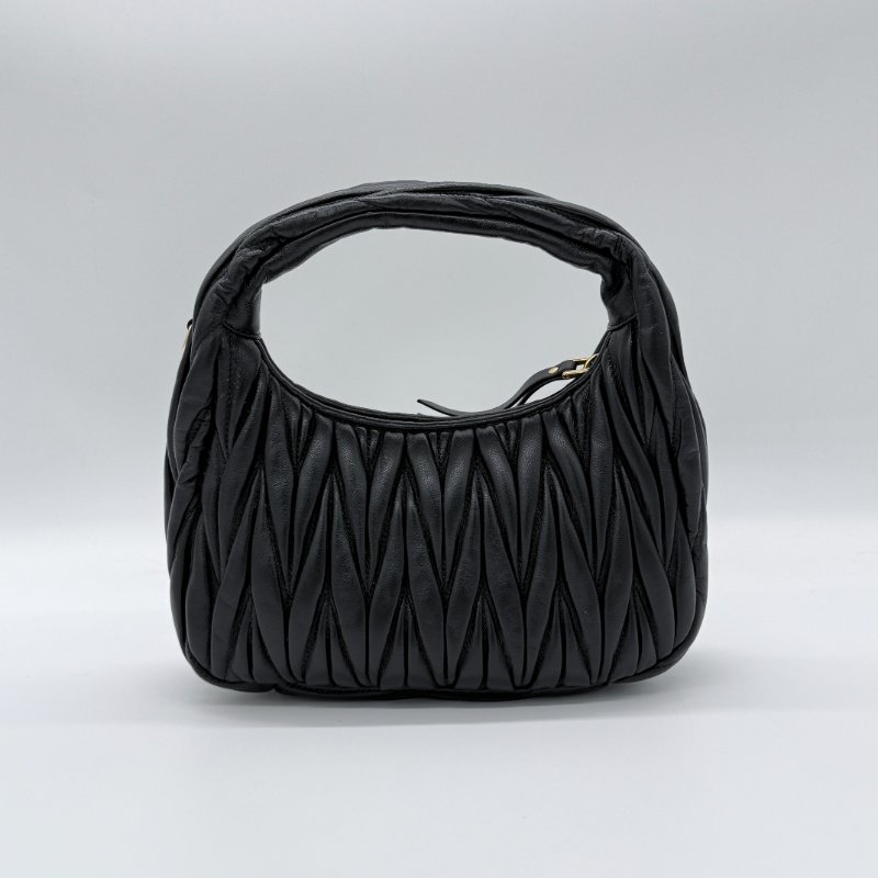 Miu Miu 繆繆 Wander Matelassé Hobo 黑色 羊皮 皺褶 肩背包 半月包 肩背包 (附背帶)-4
