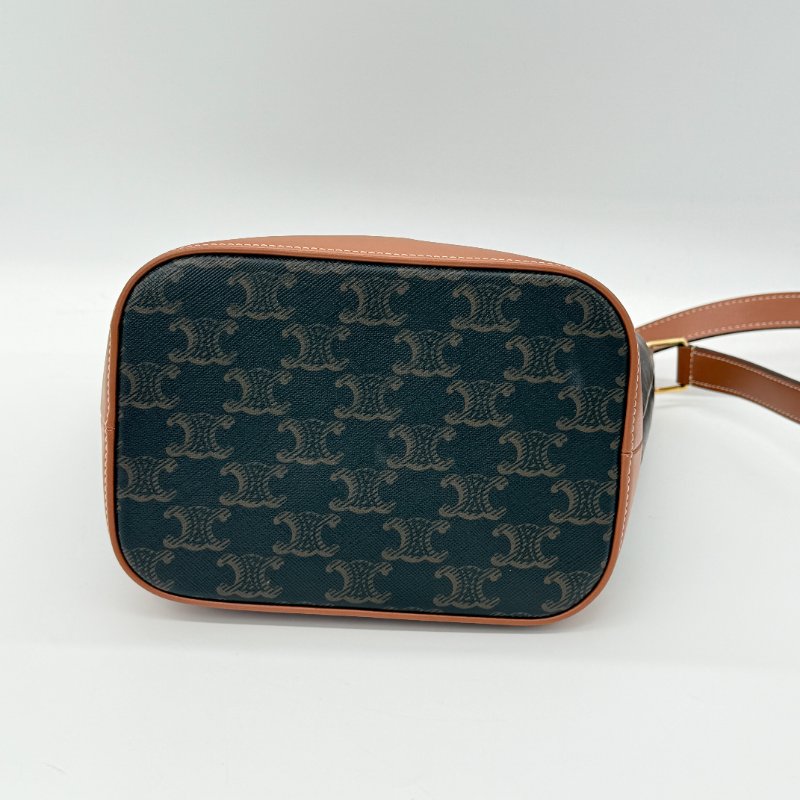 Celine 思琳 Triomphe Small Bucket 滿版老花 棕色 塗層帆布 小牛皮 水桶包 單肩包 肩背包-4