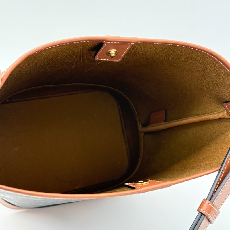 Celine 思琳 Triomphe Small Bucket 滿版老花 棕色 塗層帆布 小牛皮 水桶包 單肩包 肩背包-11