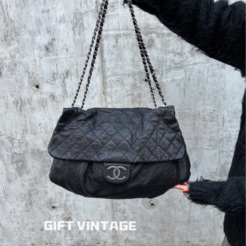 chanel黑銀荔枝皮雲朵機場包-0