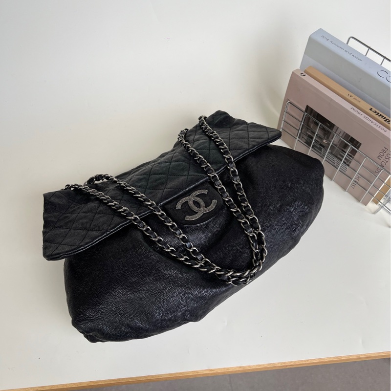 chanel黑銀荔枝皮雲朵機場包-4