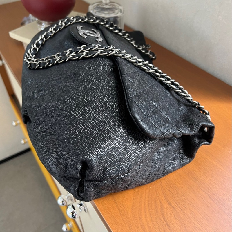 chanel黑銀荔枝皮雲朵機場包-16