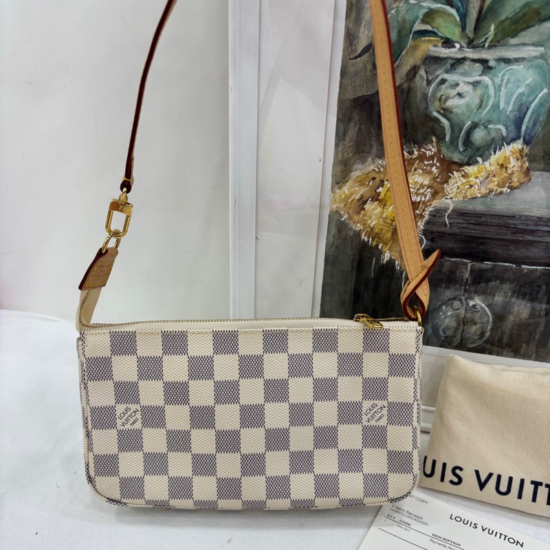 lv白棋盤格大麻將，配皮乾淨，晶片款 尺寸：24x14x3cm-2