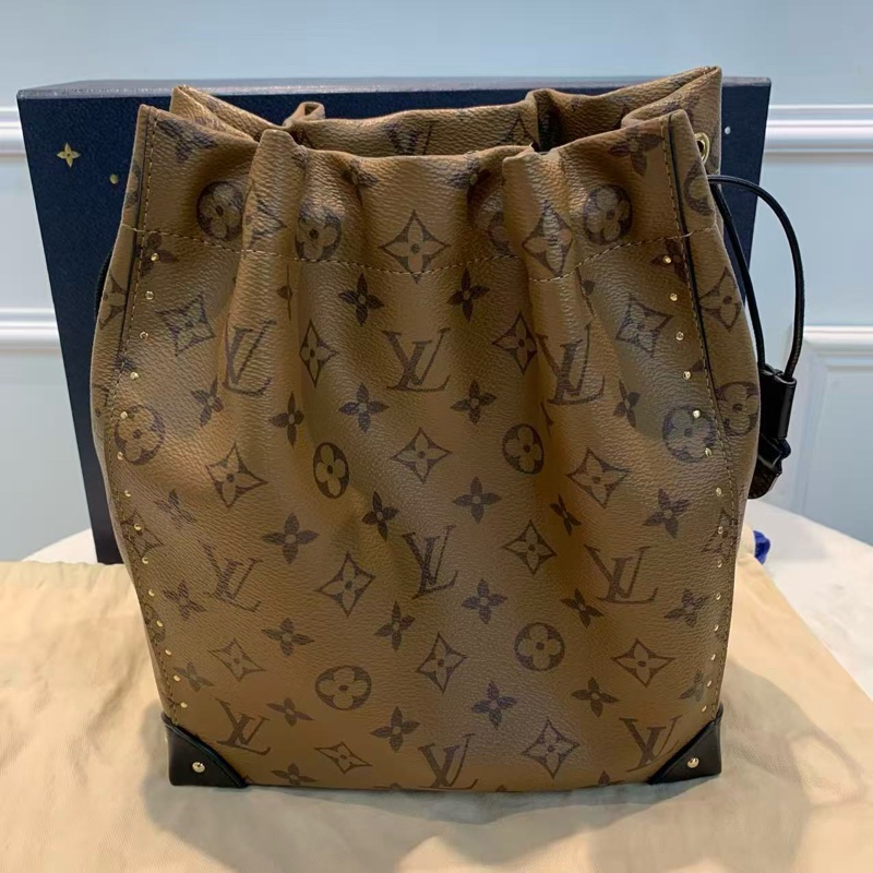 LV 路易威登No eTrunk水桶包 小號 Monogram老花帆布+金屬鉚釘-1