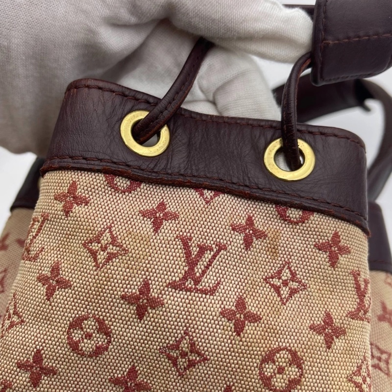 Lv樹莓紅丹寧牛仔小號水桶包，尺寸：17×18.5cm，可手提、腋下背 肩帶可調節 百搭實用 復古又休閒 輕便自重 抽繩設計方便開合-13