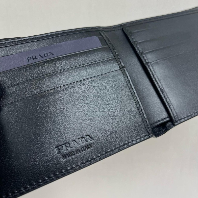 Prada wallet ( Black )-3