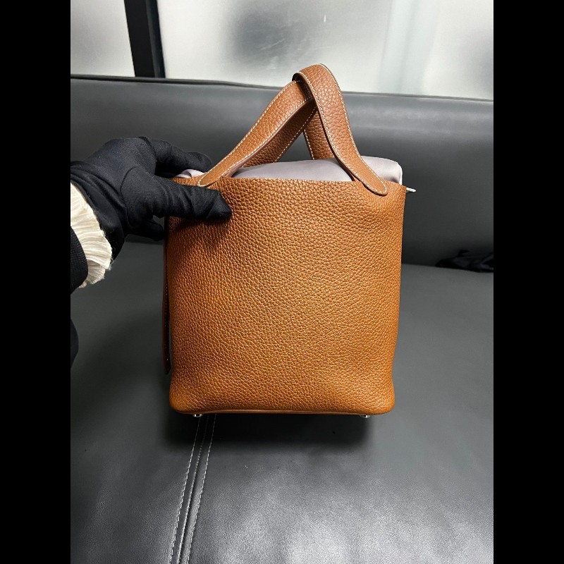 Hermes picotion 18
菜籃子 金棕银扣-1