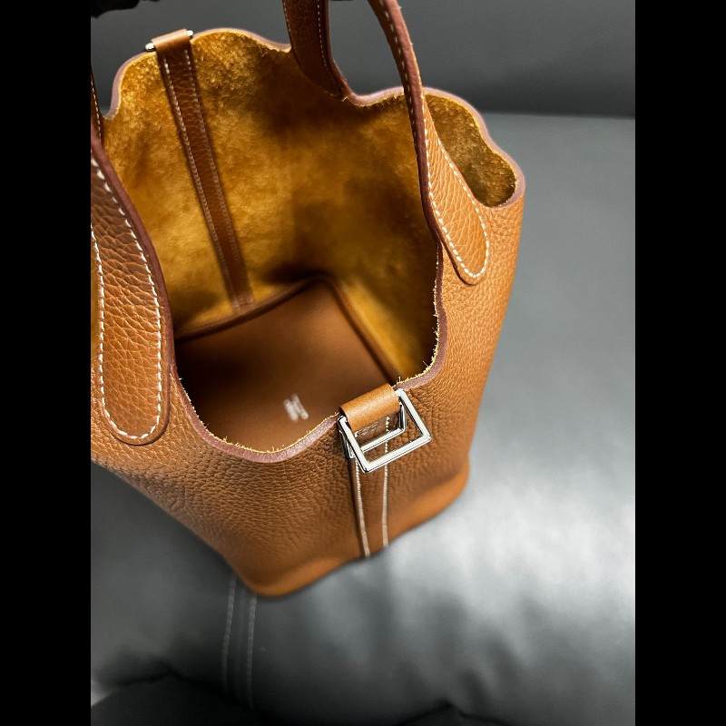Hermes picotion 18
菜籃子 金棕银扣-16