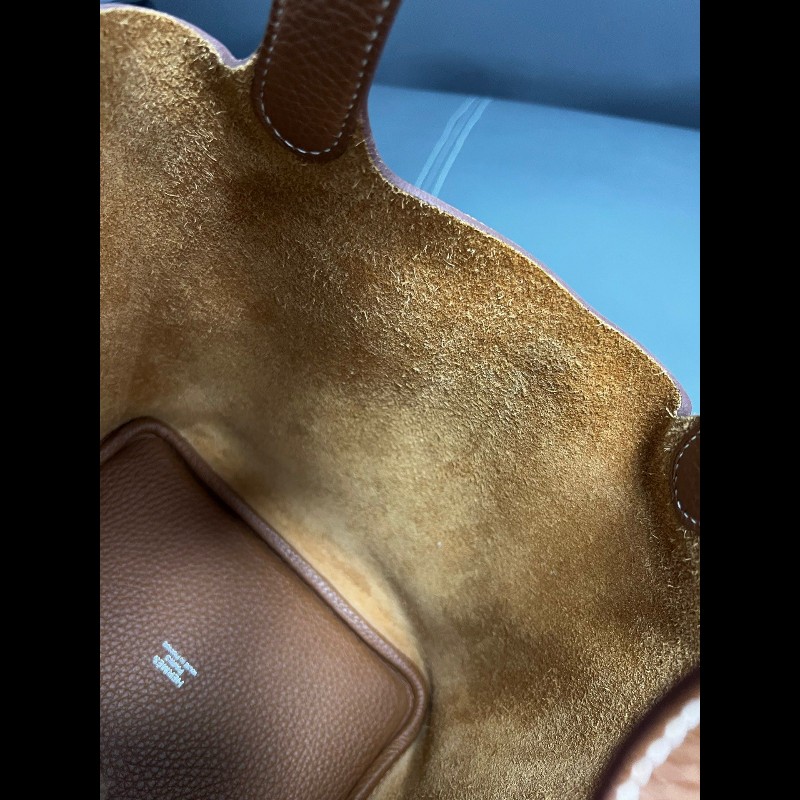 Hermes picotion 18
菜籃子 金棕银扣-18