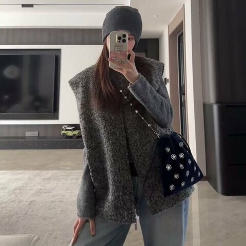 Miu Miu 天鵝絨寶石水晶鏈條包抽繩斜背包21×21 98新配件塵袋保卡